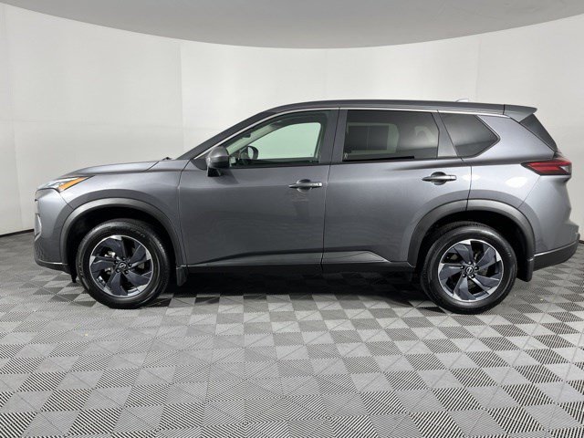 Used 2026 Nissan Rogue SV FWD image 5