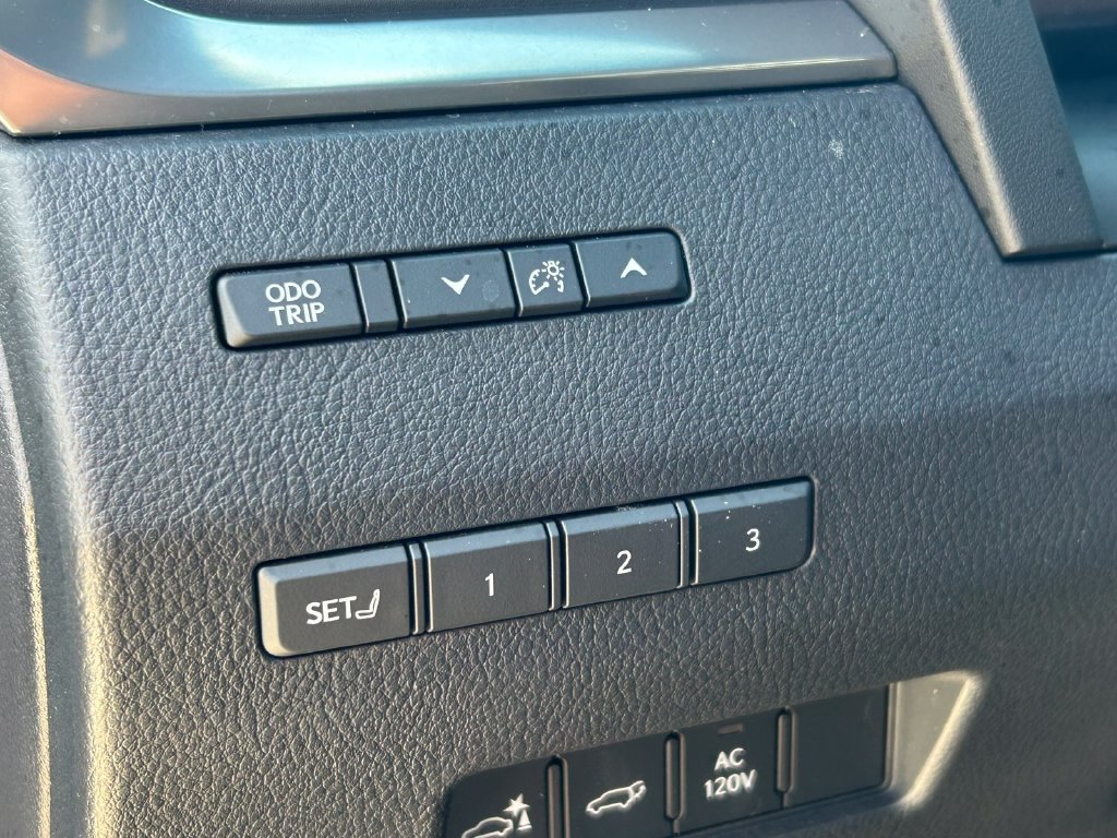 Used 2025 Lexus GX 550 AWD/4WD image 32