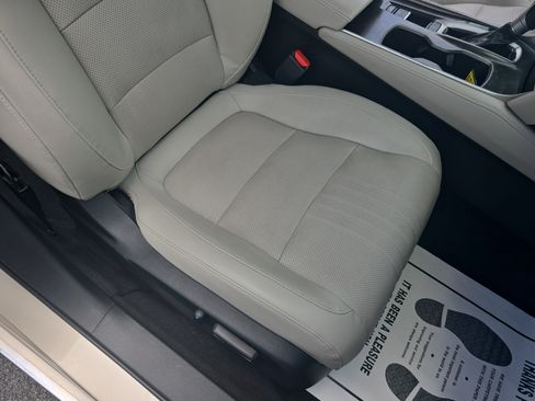 Used 2018 Honda Accord EX-L image 10
