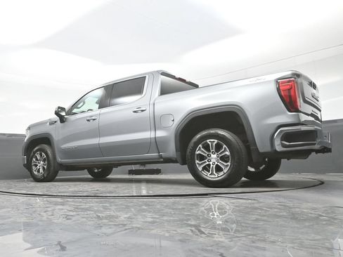 Used 2025 GMC Sierra 1500 SLT AWD/4WD image 34