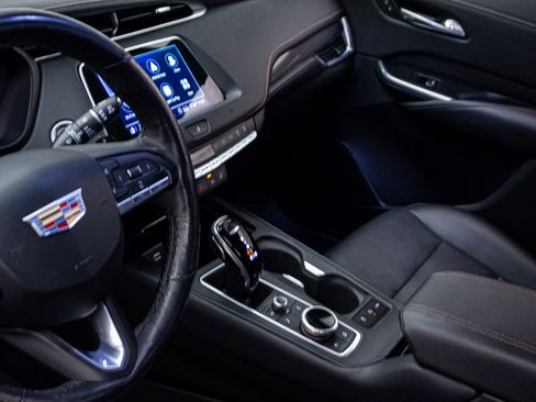 Used 2020 Cadillac XT4 Sport w/ Technology Package FWD image 13