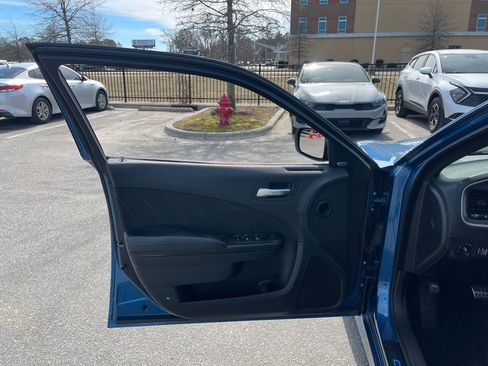 Used 2022 Dodge Charger R/T w/ Blacktop Package image 25