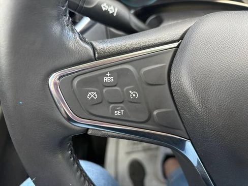 Used 2018 Chevrolet Equinox LT AWD/4WD image 25
