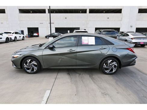 Certified 2025 Hyundai Elantra Sport FWD image 5