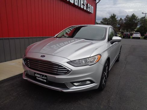 Used 2018 Ford Fusion SE w/ Equipment Group 201A image 1