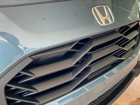 Used 2025 Honda HR-V Sport image 30