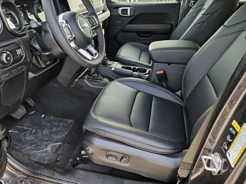 New 2026 Jeep Wrangler Unlimited Sahara AWD/4WD image 15