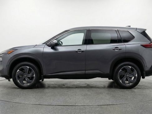 Used 2025 Nissan Rogue SV FWD image 5