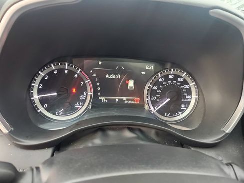 Used 2024 Toyota Highlander XLE FWD image 8