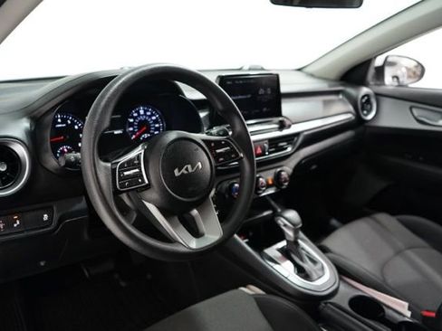 Used 2024 Kia Forte LXS w/ LXS Technology Package image 17