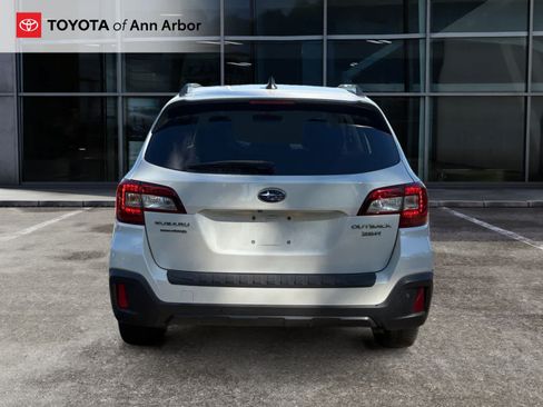 Used 2019 Subaru Outback 3.6R Touring AWD/4WD image 4
