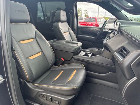 Used 2024 GMC Yukon AT4 w/ Technology Package image 11