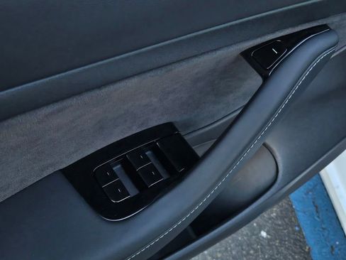 Used 2020 Tesla Model 3 Standard Range Plus RWD image 11