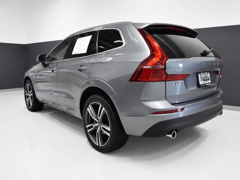 Used 2021 Volvo XC60 T5 Momentum w/ Climate Package AWD/4WD image 3