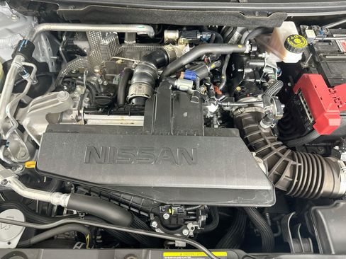 Used 2025 Nissan Rogue S FWD image 32