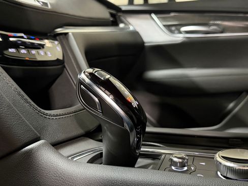 Certified 2023 Cadillac XT5 Sportv w/ Technology Package AWD/4WD image 16