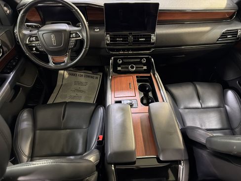 Used 2024 Lincoln Navigator Premiere AWD/4WD image 22