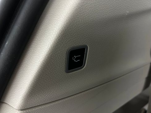 Used 2022 Chrysler Pacifica Touring-L FWD image 35