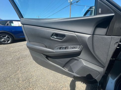 Used 2025 Nissan Sentra S FWD image 18