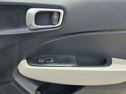 Certified 2026 Hyundai Venue SEL FWD image 8