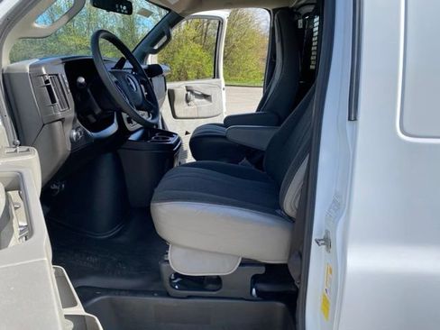Used 2024 GMC Savana 2500 w/ Driver Convenience Package image 13