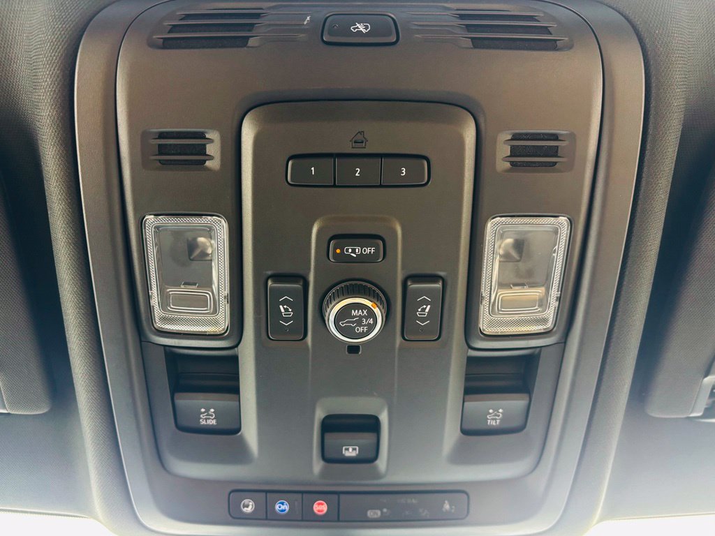 Used 2021 Cadillac Escalade Premium Luxury AWD/4WD image 50