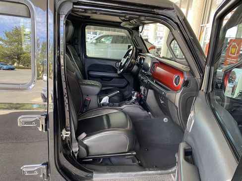 Used 2018 Jeep Wrangler Unlimited Rubicon image 29