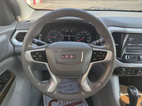 Used 2018 GMC Acadia SLE image 13