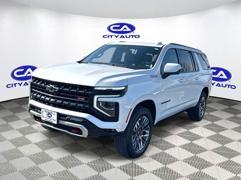 Used 2025 Chevrolet Suburban Z71 image 9