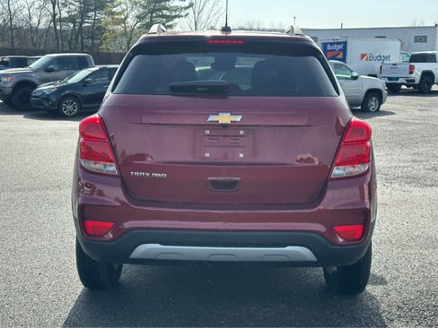 Used 2022 Chevrolet Trax LT w/ LT Convenience Package image 6