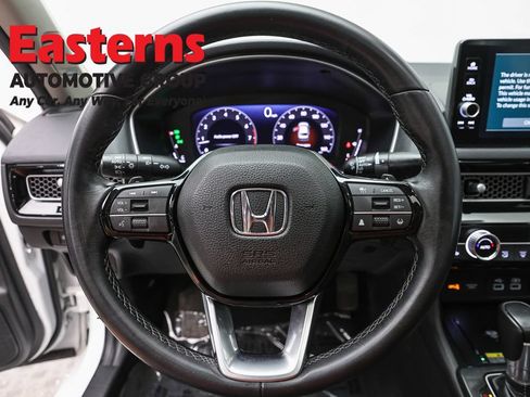 Used 2022 Honda Civic Touring image 10