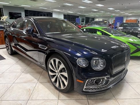 Used 2020 Bentley Flying Spur W12 image 17