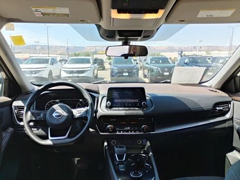 Used 2022 Nissan Rogue SV AWD/4WD image 10