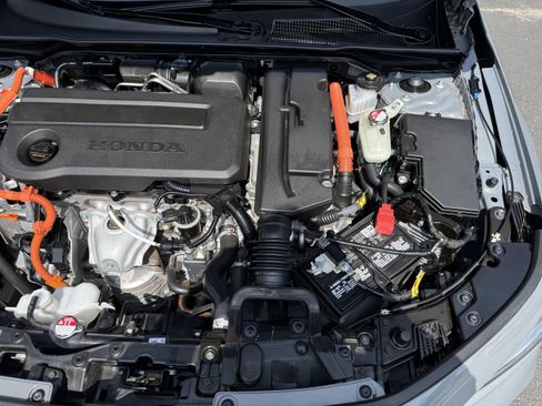 Used 2025 Honda Civic Sport image 10