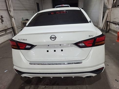 Used 2022 Nissan Altima 2.5 SV w/ SV Premium Package image 4