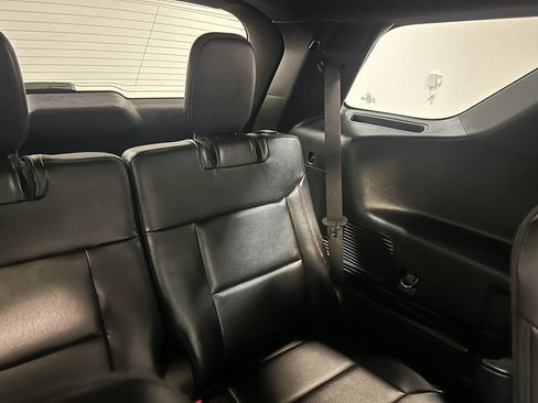 Used 2022 Ford Explorer ST-Line w/ Class IV Trailer Tow Package image 91