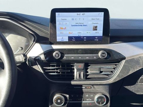 Used 2020 Ford Escape SE image 11