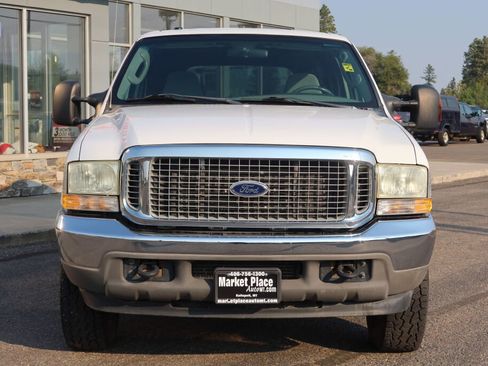 Used 2004 Ford Excursion XLT image 2