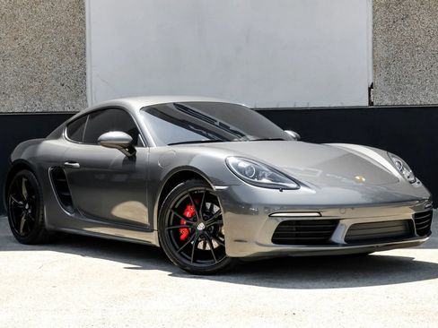 Used 2019 Porsche 718 Cayman S RWD image 5