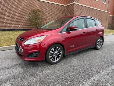 Used 2017 Ford C-MAX Energi Titanium w/ Equipment Group 501A image 3