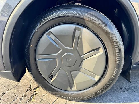 Used 2026 Tesla Model Y Long Range RWD image 43