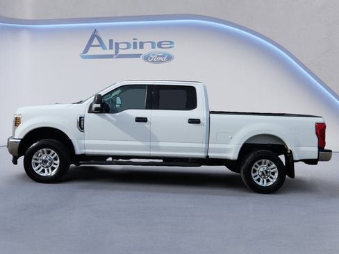 Used 2018 Ford F250 XLT w/ Camper Package image 2