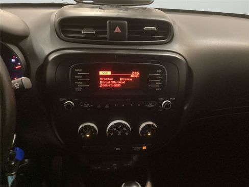 Used 2015 Kia Soul FWD image 17