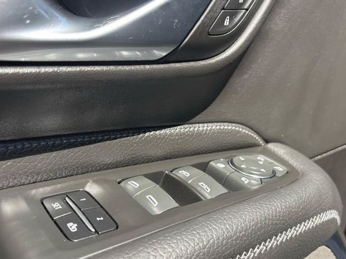 Used 2022 GMC Yukon XL Denali AWD/4WD image 20