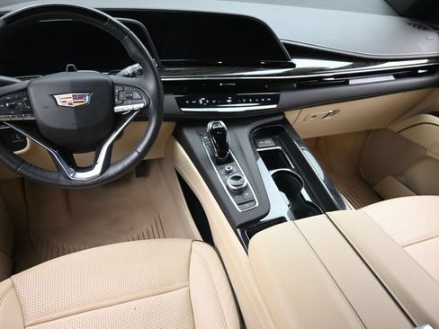 Certified 2024 Cadillac Escalade Premium Luxury w/ Performance Package AWD/4WD image 16