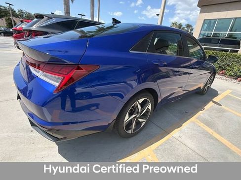 Used 2022 Hyundai Elantra SEL w/ Convenience + Premium Package FWD image 2