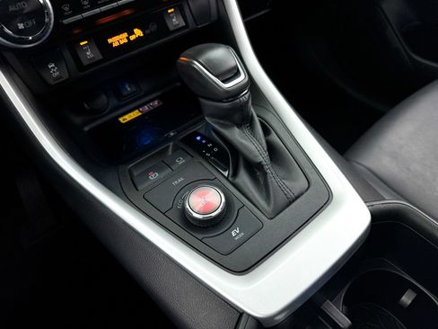 Used 2022 Toyota RAV4 XSE AWD/4WD image 26