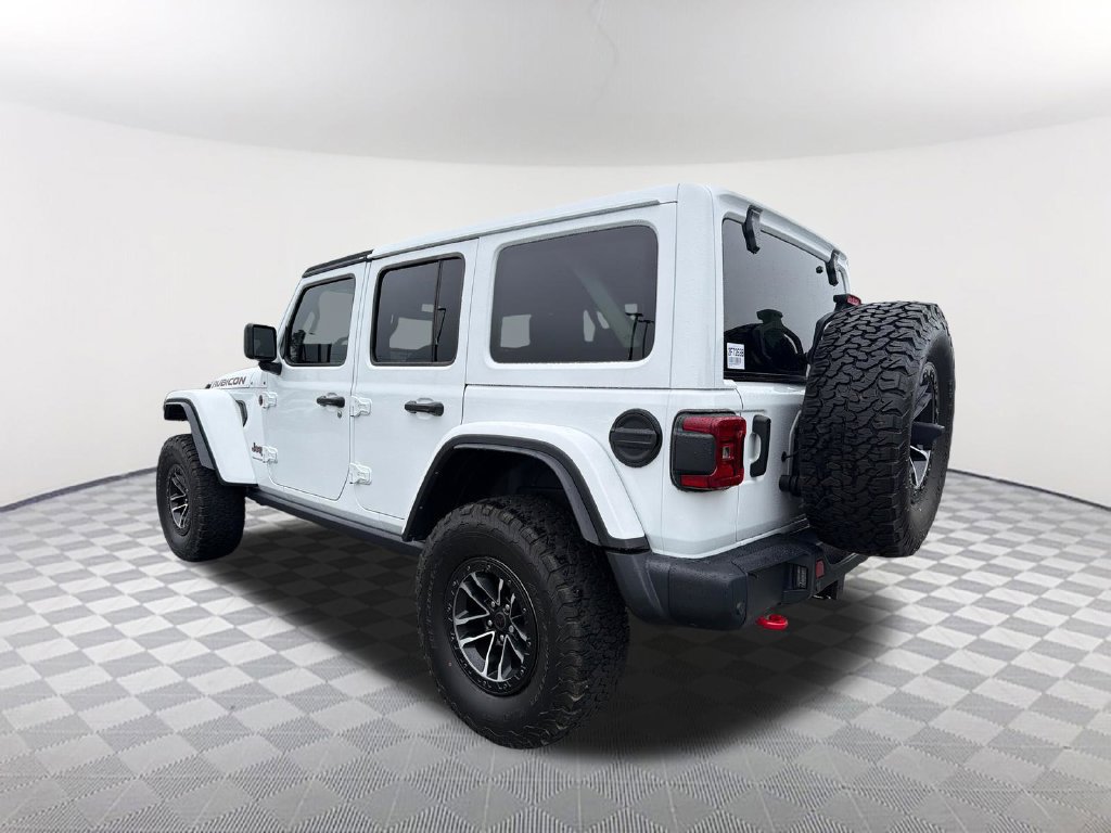 Used 2024 Jeep Wrangler Unlimited Rubicon AWD/4WD image 7