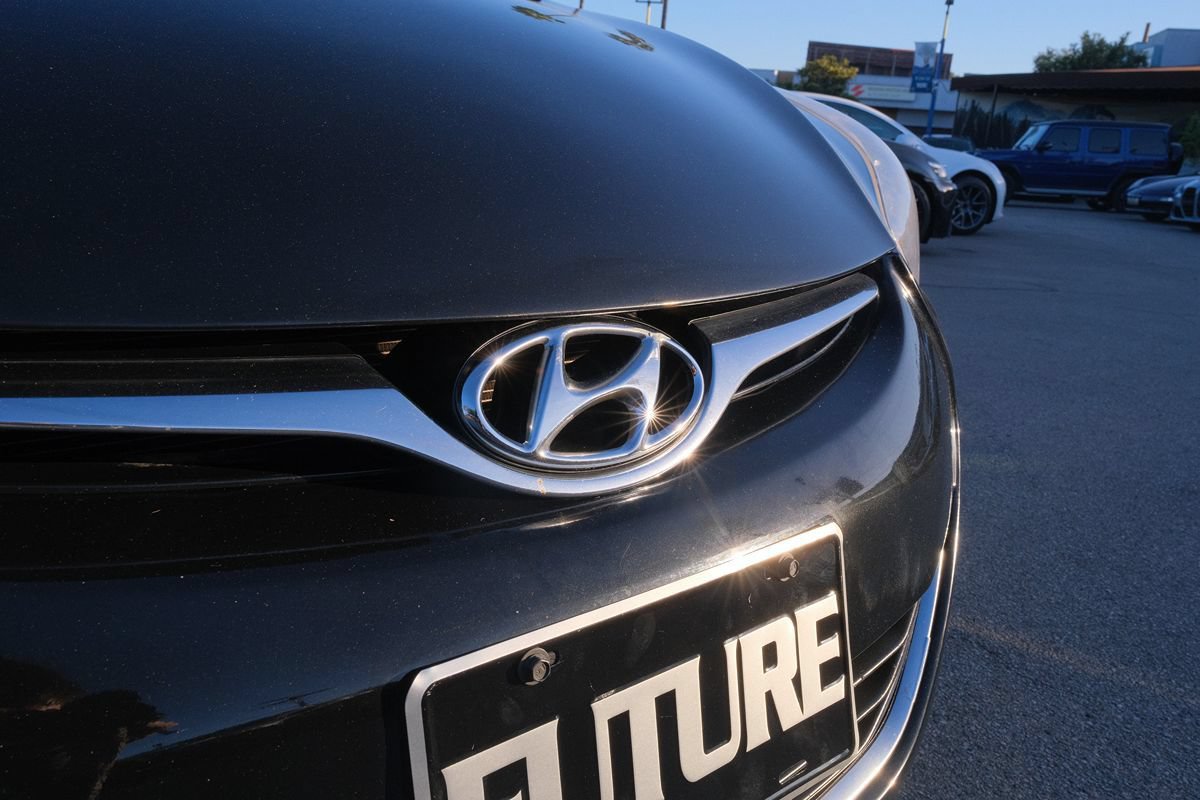 Used 2015 Hyundai Elantra SE FWD image 26