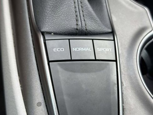 Used 2023 Toyota Camry SE image 30